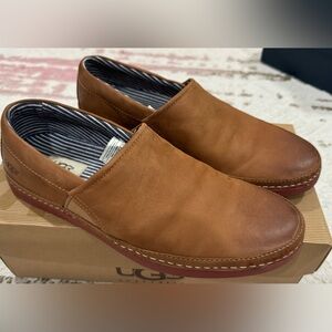 UGG Men Reefton Slip-on Shoes, US size 10.